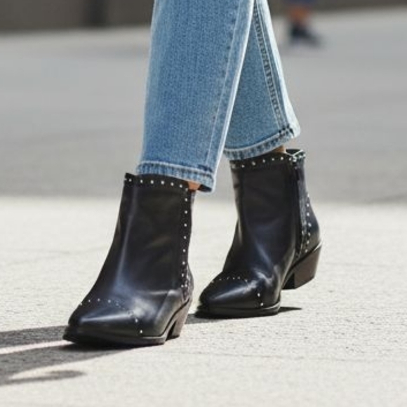 Joie Jacobean Studded Smooth Grain Black Leather Western Ankle Boots Sz. 38 - Picture 1 of 6